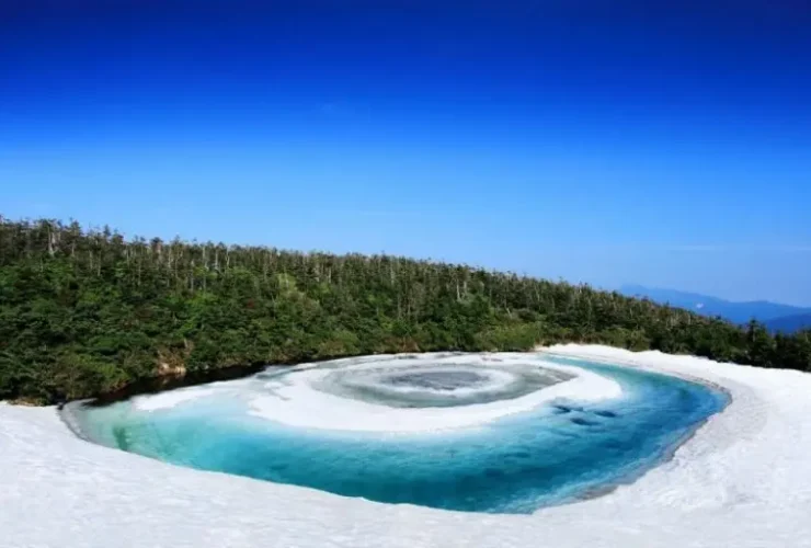 Kagami Numa 3 - Featured