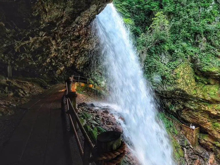 Japan’s Most Popular Waterfalls With Hidden Views From Behind 5