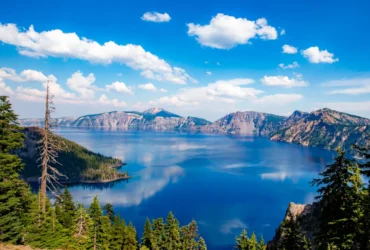 The Top Most Beautiful Lakes In The World 7