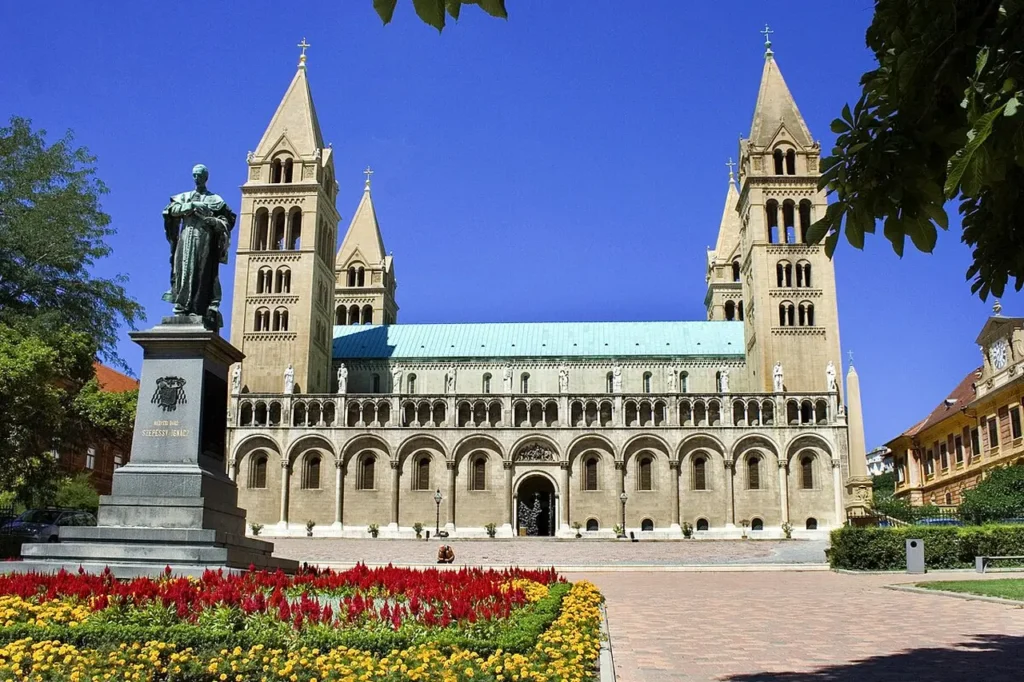 Famous Tourist Destinations In Hungary 7-1
